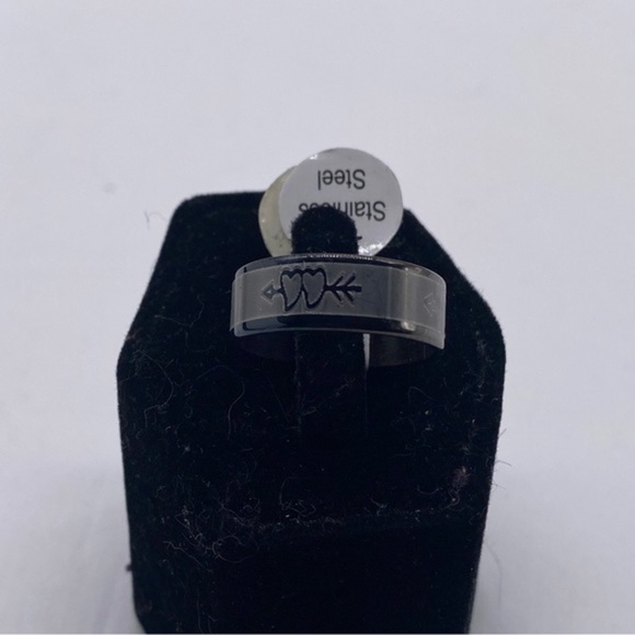 Stainless Steel Unisex Ring Double Heart Arrow Black Gray Size 8 - Picture 6 of 8
